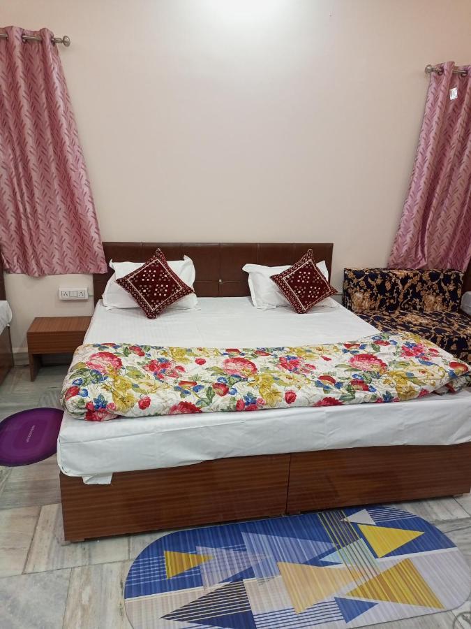 Aashirwad Residency Acomodação com café da manhã Ujjain Exterior foto