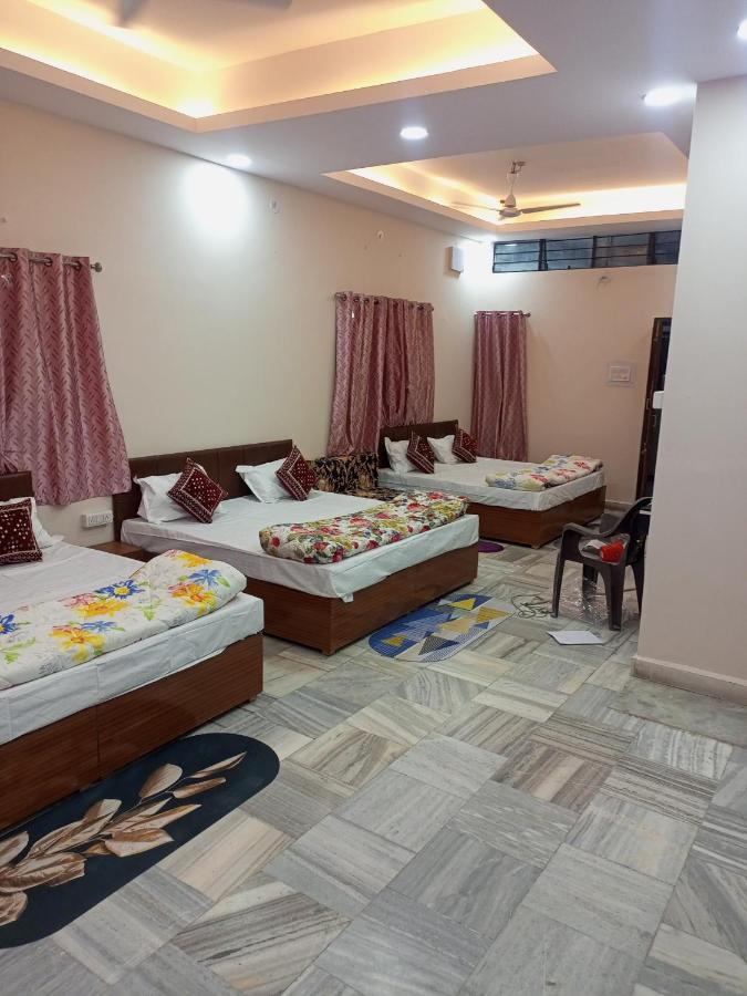 Aashirwad Residency Acomodação com café da manhã Ujjain Exterior foto