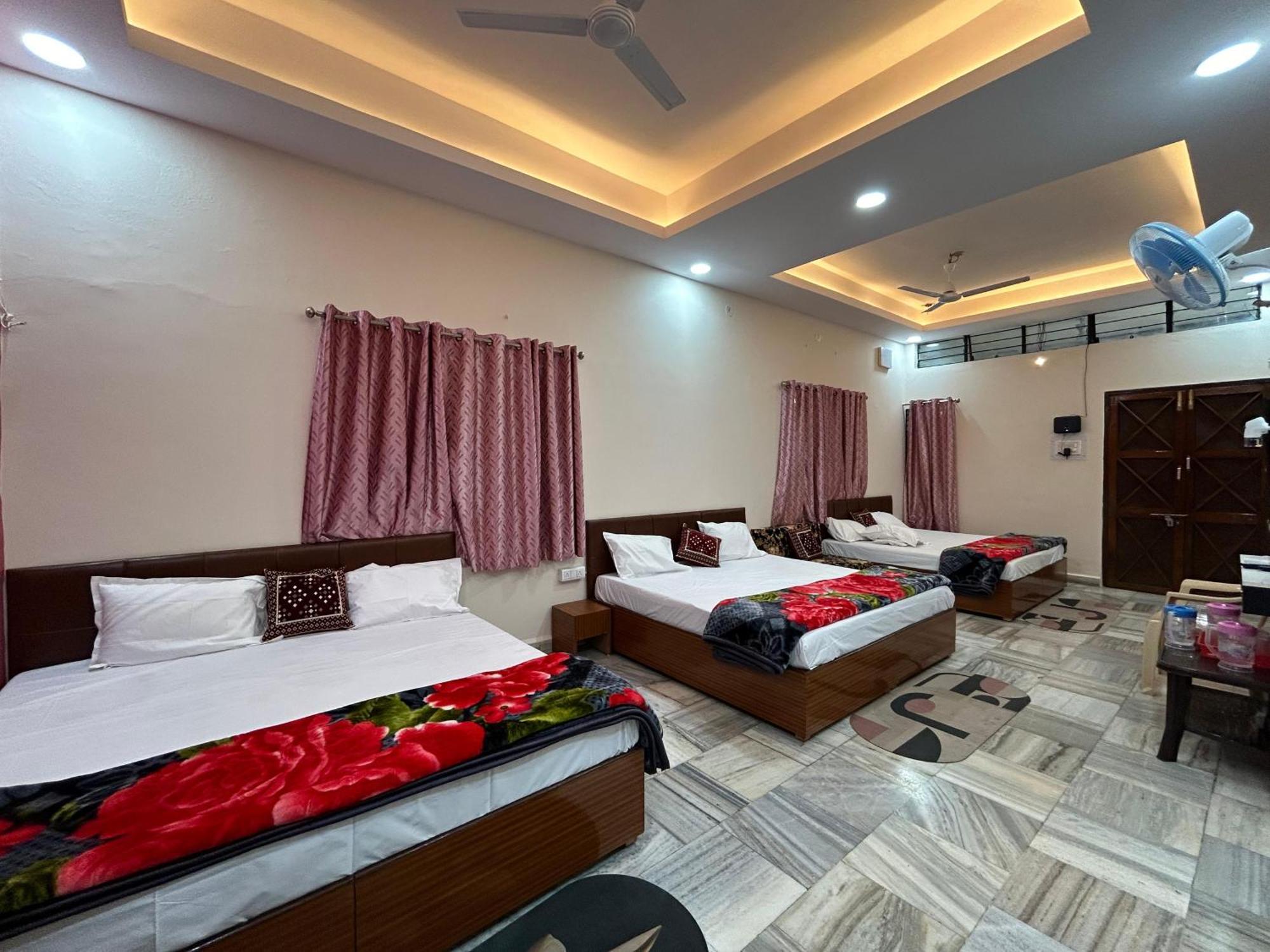 Aashirwad Residency Acomodação com café da manhã Ujjain Exterior foto