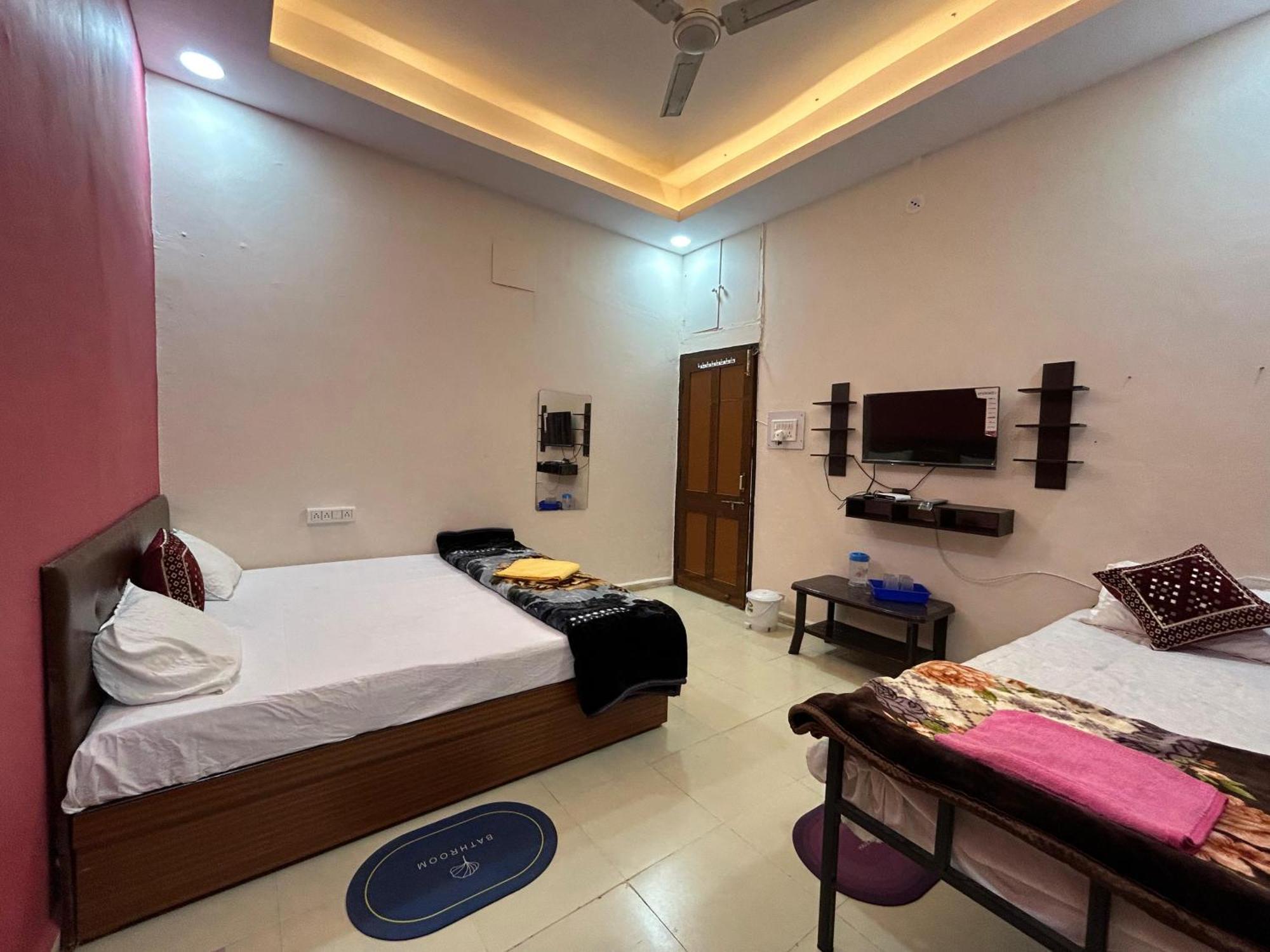 Aashirwad Residency Acomodação com café da manhã Ujjain Quarto foto